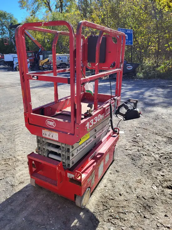 2019 MEC 1330SE Scissor Lift