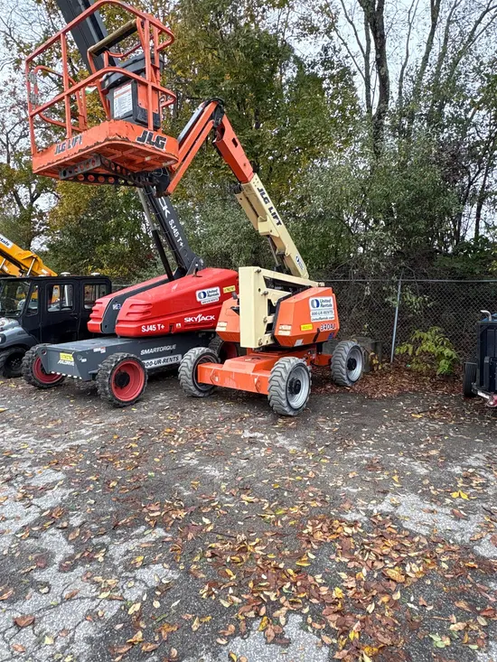 2018 JLG 340AJ Articulating Boom Lift