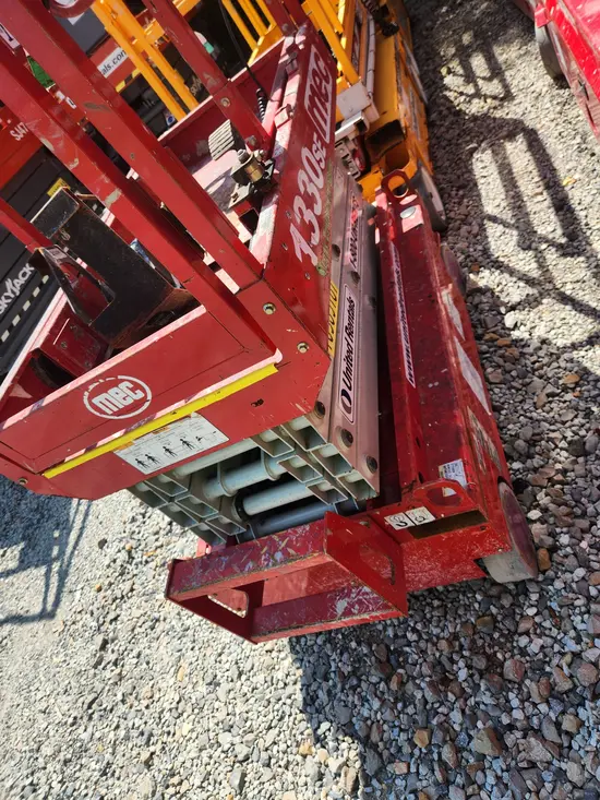 2019 MEC 1330SE Scissor Lift