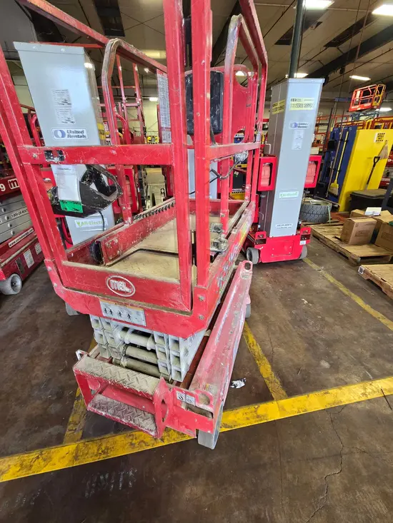 2019 MEC 1330SE Scissor Lift