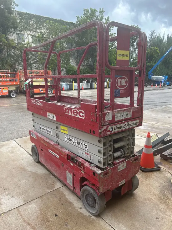 2017 MEC 2632SE Scissor Lift