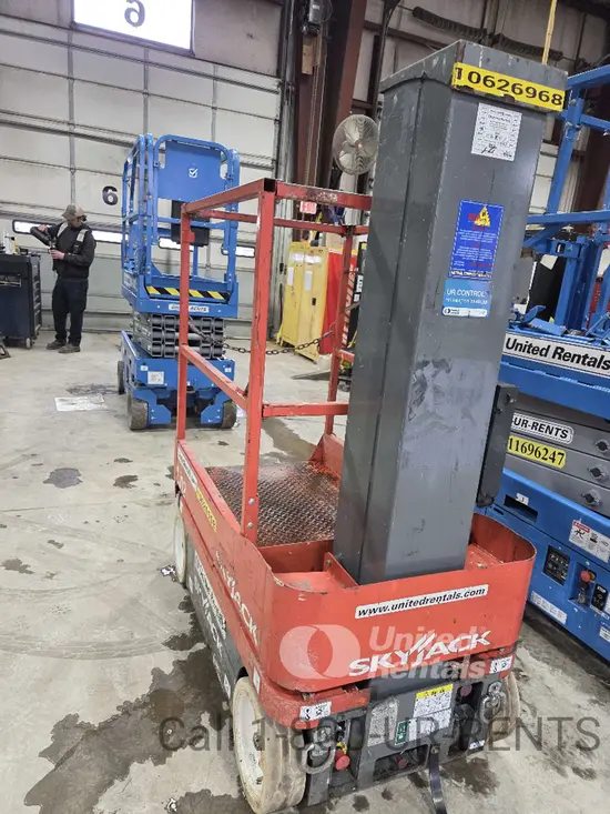 2017 Skyjack SJ12 Self-Propelled One-Person Lift