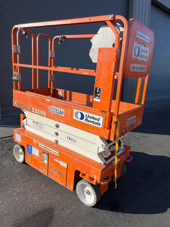 2018 Snorkel S3219E Scissor Lift