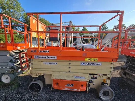 2017 JLG 3246ES Scissor Lift