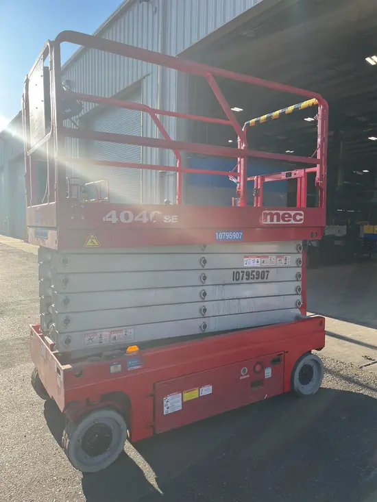 2018 MEC 4046SE Scissor Lift