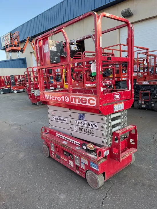 2018 MEC MICRO 19 Scissor Lift