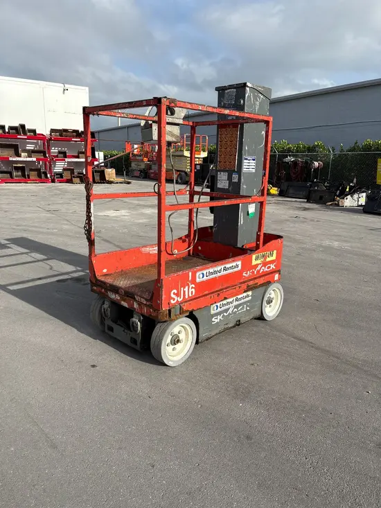 2017 Skyjack SJ16 Self-Propelled One-Person Lift