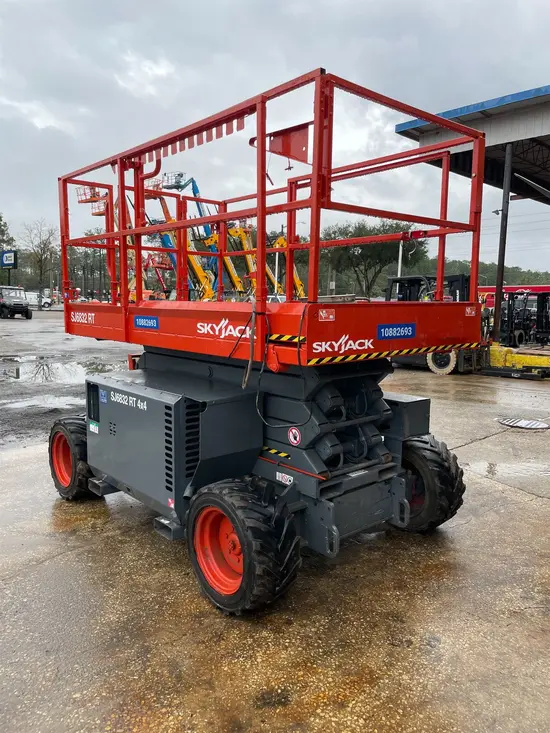 2018 Skyjack SJ6832RT Rough Terrain Scissor Lift
