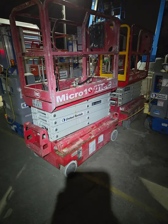 2019 MEC MICRO 19 Scissor Lift