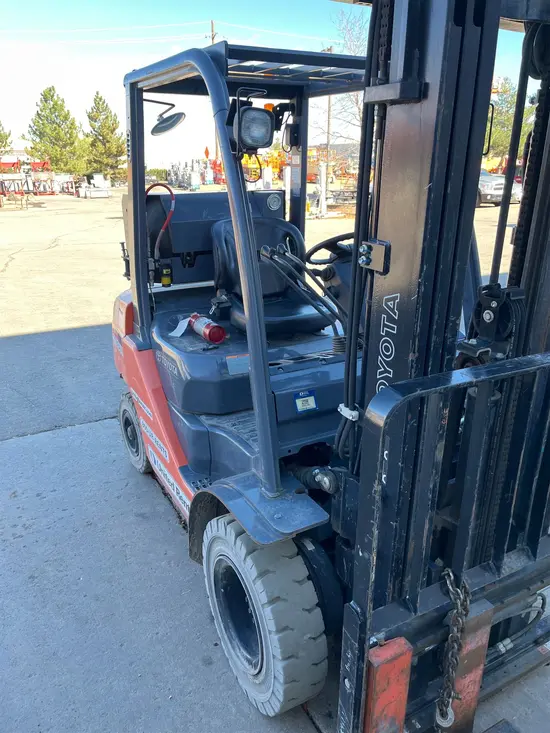 2019 Toyota 8FGU25CNG Warehouse Forklift