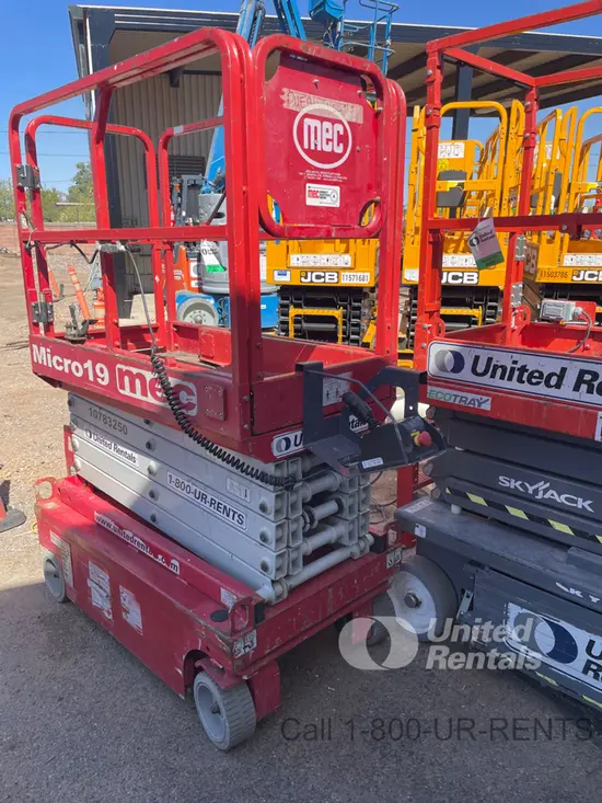 2018 MEC MICRO 19 Scissor Lift