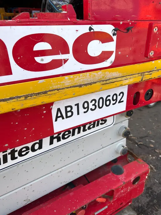 2017 MEC 1930SE Scissor Lift
