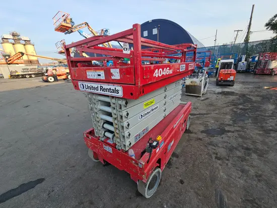 2018 MEC 4046SE Scissor Lift