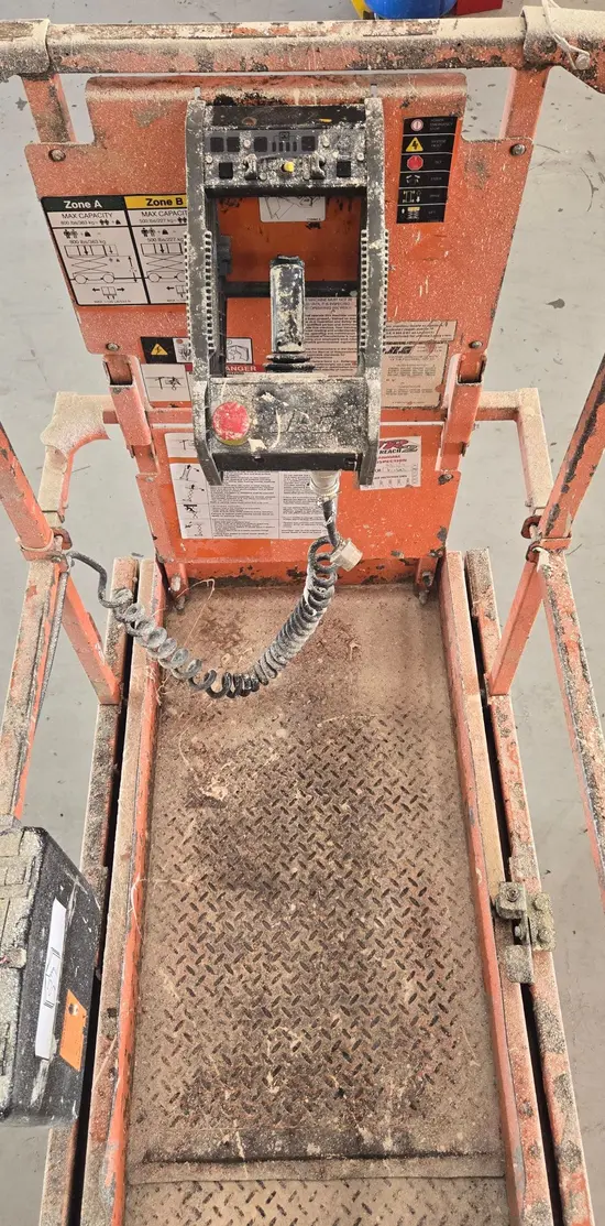 2017 JLG 2632ES Scissor Lift