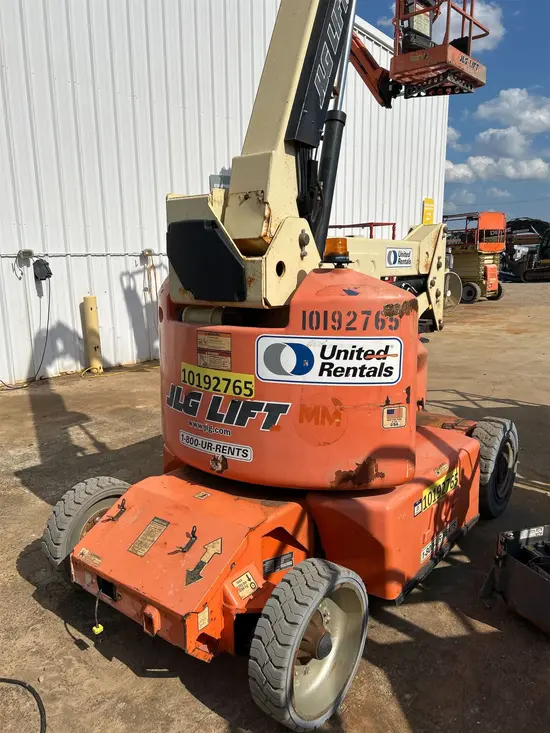 2013 JLG E400AJPN Articulating Boom Lift