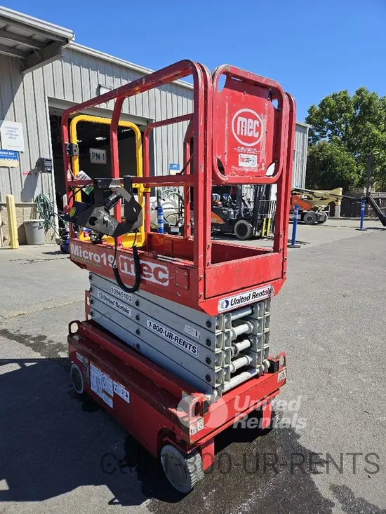2019 MEC MICRO 19 Scissor Lift