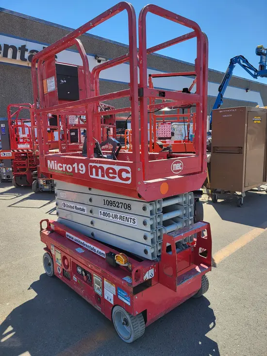 2019 MEC MICRO 19 Scissor Lift