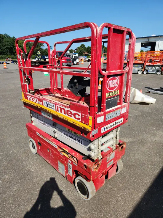 2018 MEC 1930SE Scissor Lift