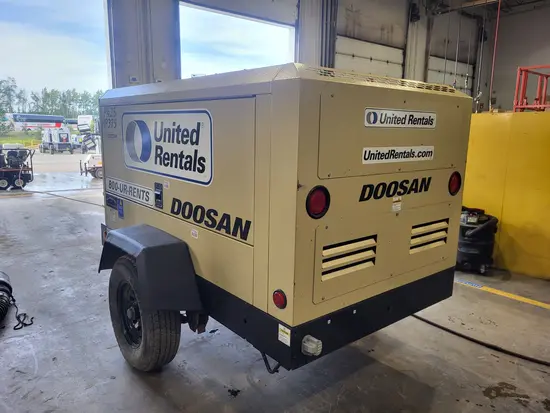 2021 Doosan P425/HP375WCUT4 Air Compressor