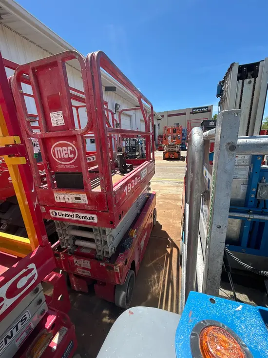 2018 MEC 1930SE Scissor Lift