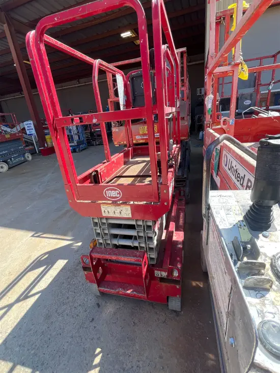 2018 MEC MICRO 19 Scissor Lift