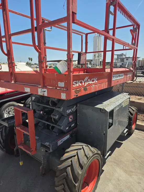 2018 Skyjack SJ6832RT Rough Terrain Scissor Lift