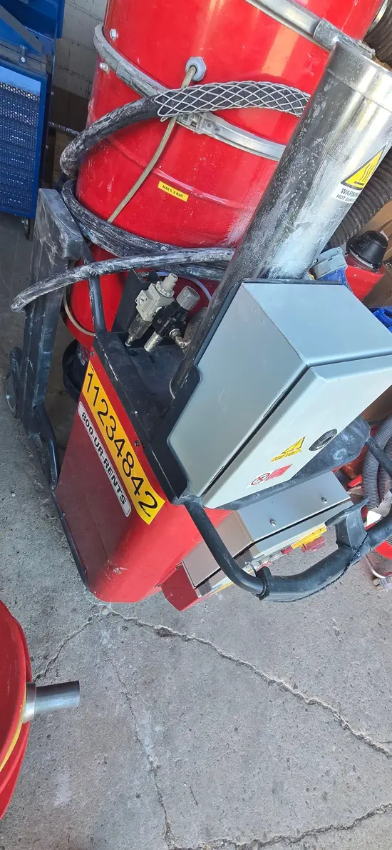 2021 Blastrac BDC-33 Vacuum