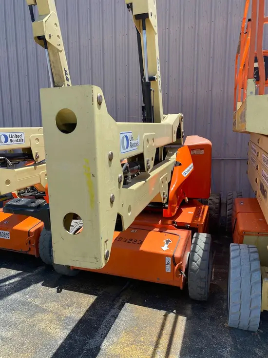 2016 JLG E450AJ Articulating Boom Lift