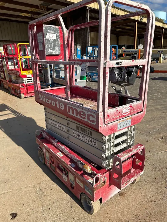 2018 MEC MICRO 19 Scissor Lift