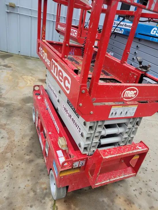 2017 MEC 1330SE Scissor Lift