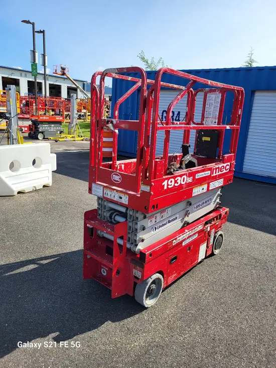 2018 MEC 1930SE Scissor Lift