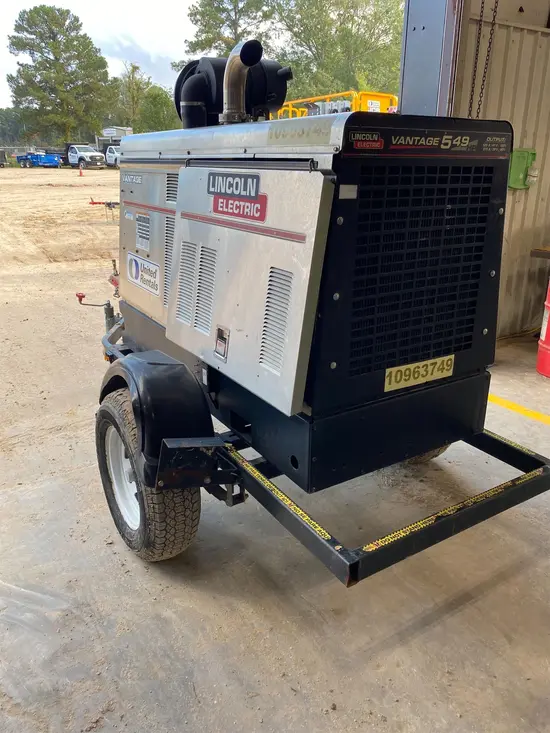 2019 Lincoln Electric VANTAGE 549 Welder