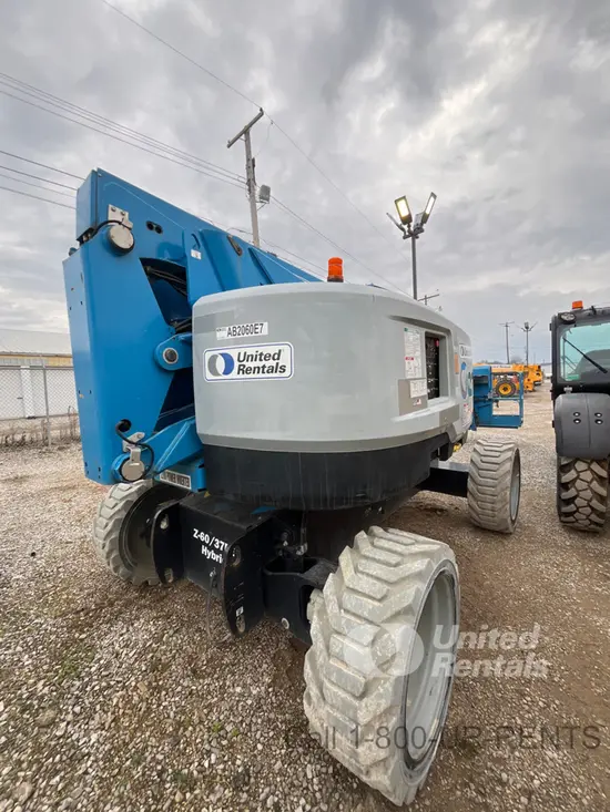2016 Genie Z-60/37FE Articulating Boom Lift