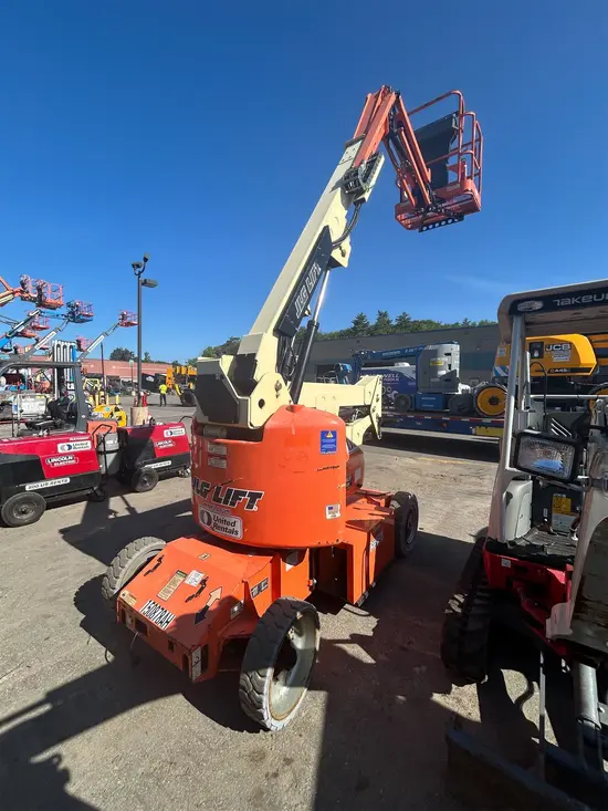 2015 JLG E400AJPN Articulating Boom Lift