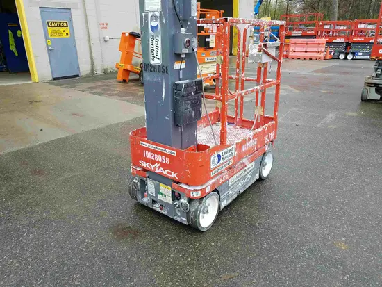 2013 Skyjack SJ16 Self-Propelled One-Person Lift