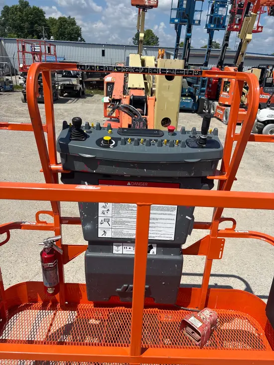 2012 JLG E450AJ Articulating Boom Lift