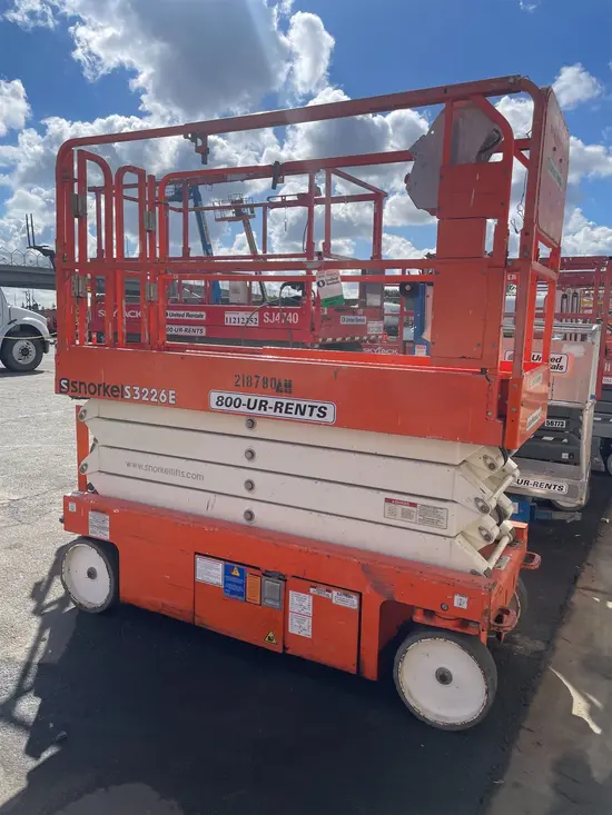2018 Snorkel S3226E Scissor Lift