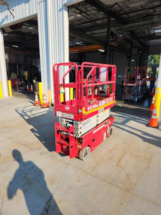 2018 MEC 1930SE Scissor Lift