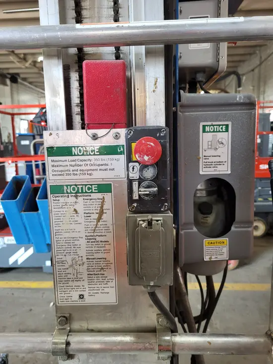 2018 Genie AWP-30SDC Pusharound Lift