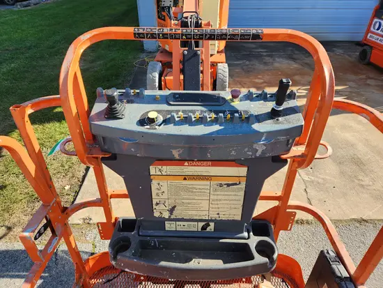 2015 JLG E300AJP Articulating Boom Lift