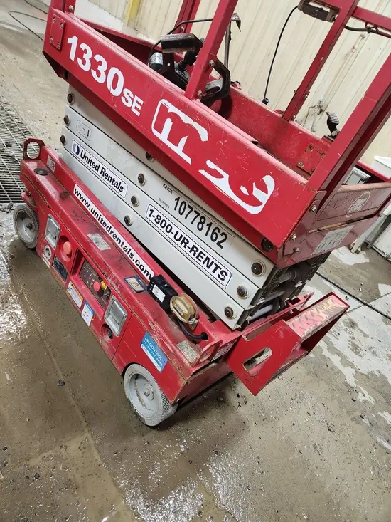 2018 MEC 1330SE Scissor Lift
