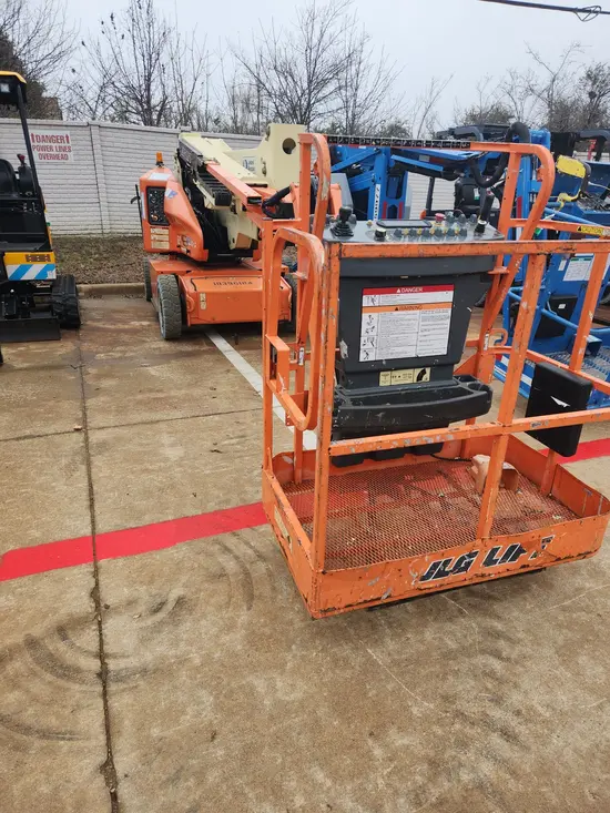 2015 JLG E400AJPN Articulating Boom Lift