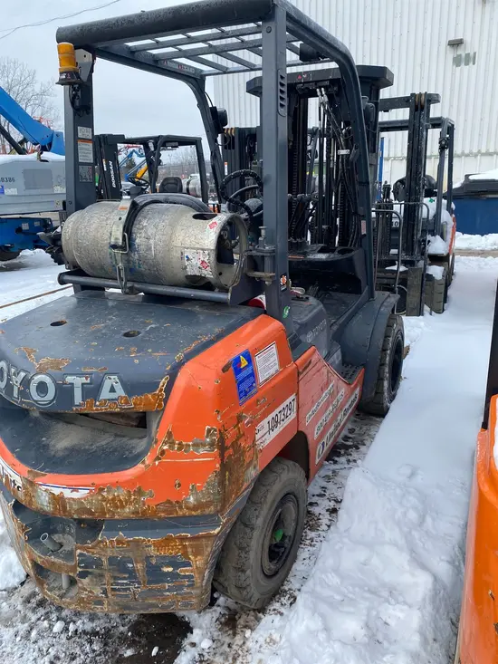 2019 Toyota 8FGU30 Warehouse Forklift