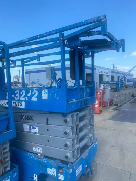 2017 Genie GS-3232 Scissor Lift