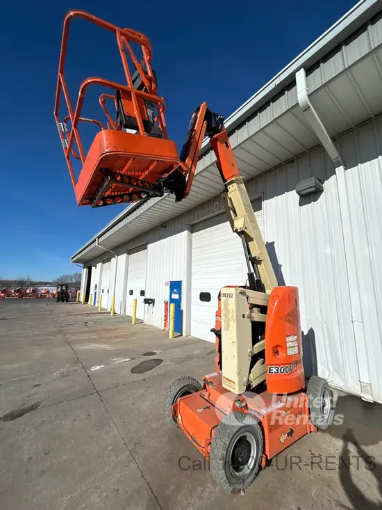 2014 JLG E300AJP Articulating Boom Lift