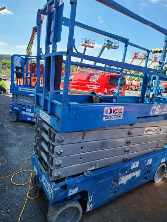2017 Genie GS-3232 Scissor Lift