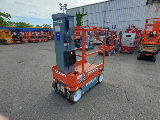 2015 Skyjack SJ16 Self-Propelled One-Person Lift