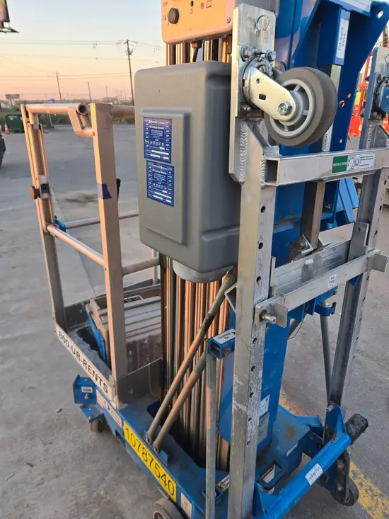 2018 Genie AWP-40SDC Pusharound Lift