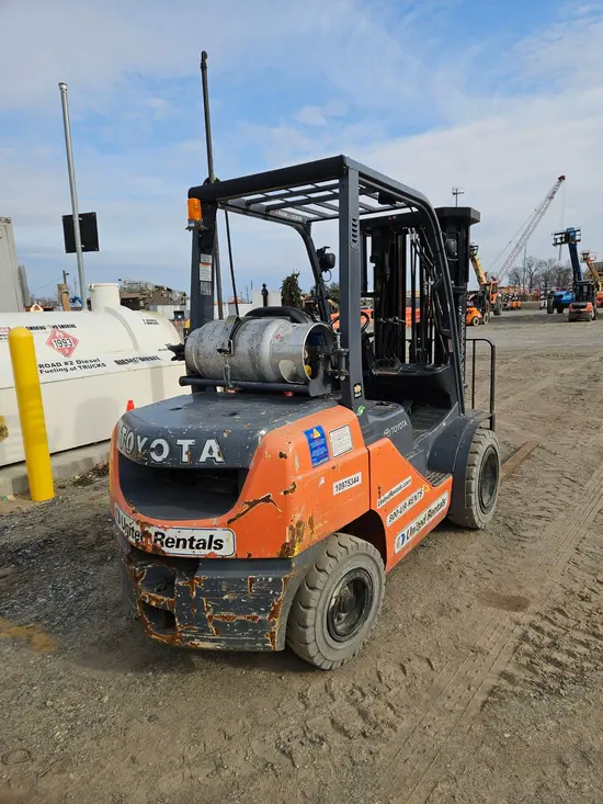 2019 Toyota 8FGU30 Warehouse Forklift