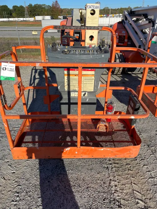 2014 JLG E450AJ Articulating Boom Lift